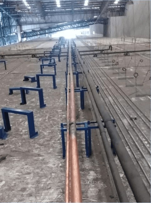 Montaje de tubería de cobre para sistema de refrigeración industrial